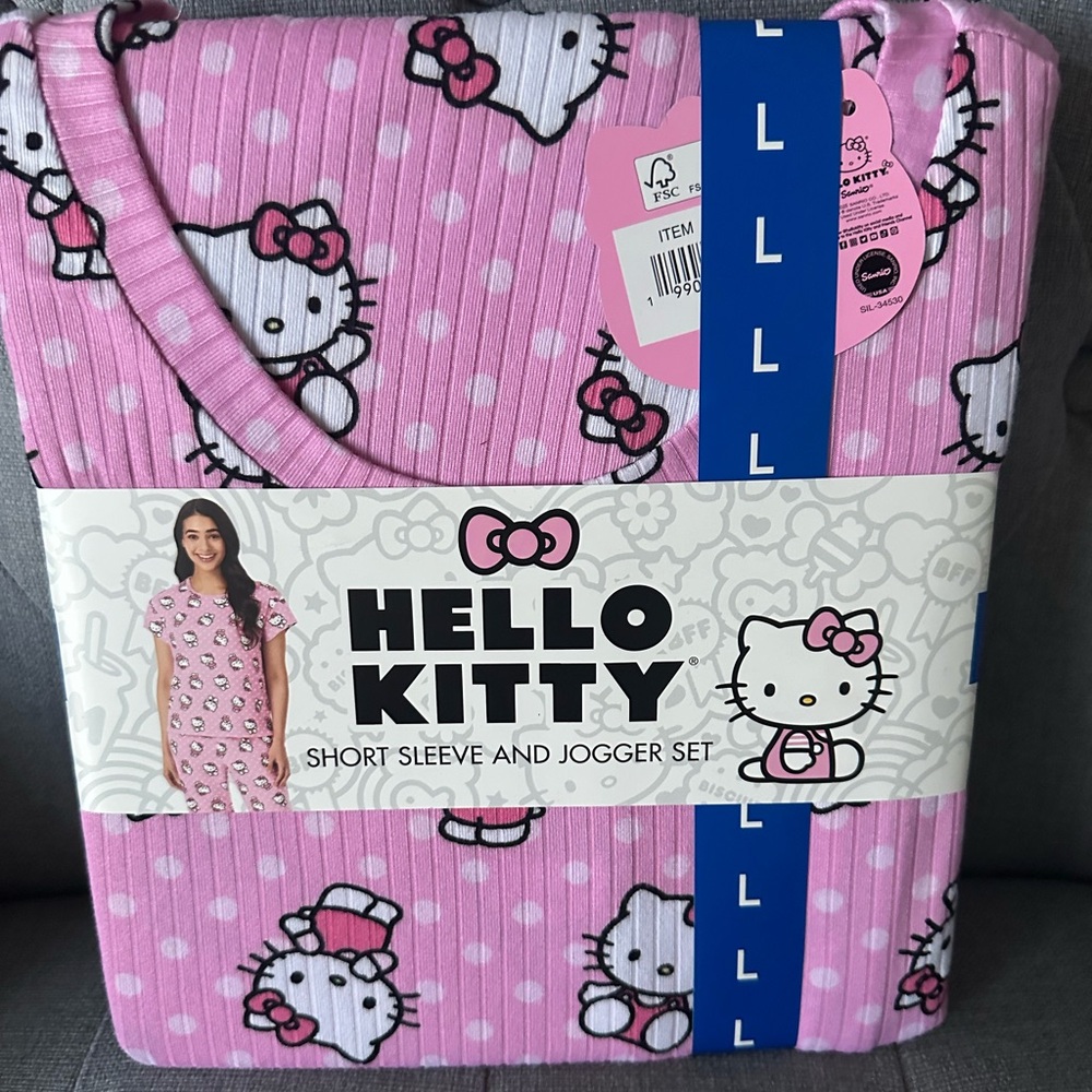 NEW Hello Kitty 2 Pc Pajama Set  Short Sleeve Top Jogger Pants Pink Large